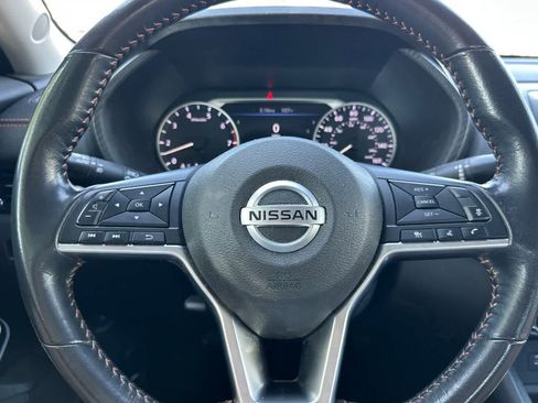 Used 2023 Nissan Sentra SR w/ Electronics Package FWD image 24