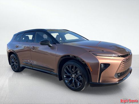 Certified 2026 Toyota Crown Signia AWD/4WD image 9