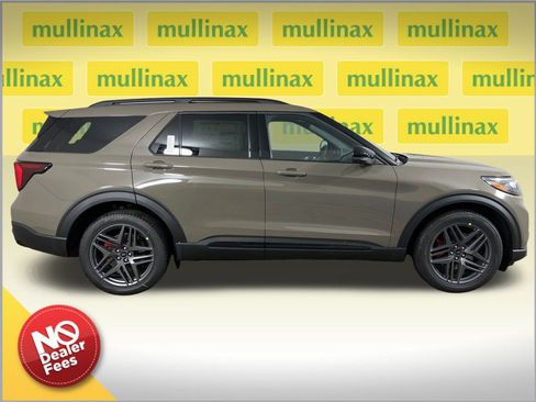 New 2026 Ford Explorer ST w/ Sun And Sound Package image 2