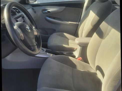 Used 2013 Toyota Corolla LE FWD image 31