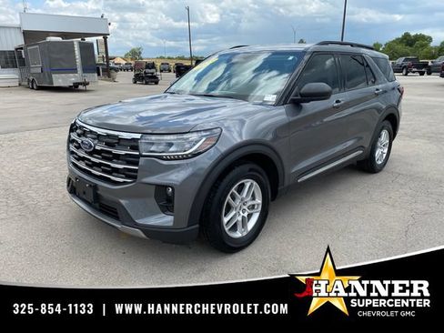 Used 2025 Ford Explorer Active w/ Active Comfort Package RWD image 1