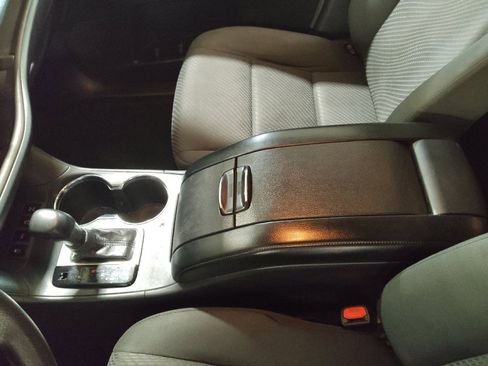 Used 2018 Toyota Highlander LE image 26