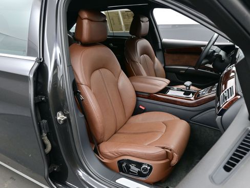 Used 2011 Audi A8 L 4.2 image 15