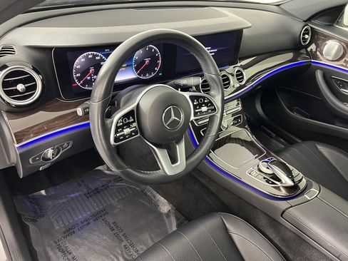 Certified 2019 Mercedes-Benz E 300 4MATIC image 17
