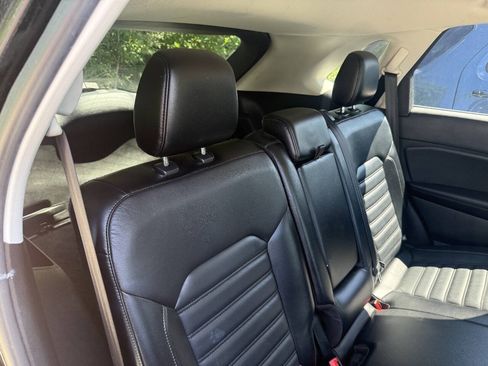 Used 2015 Ford Edge SEL w/ Equipment Group 201A AWD/4WD image 17