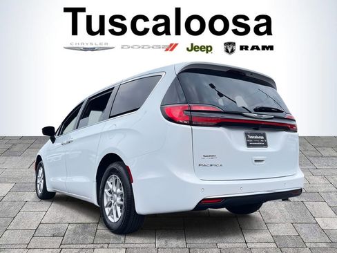 New 2026 Chrysler Pacifica Select image 5