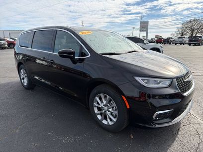 New 2026 Chrysler Pacifica Limited