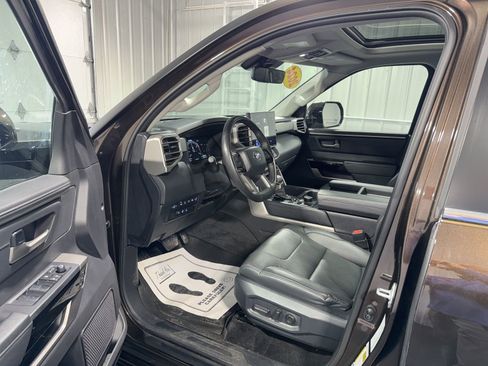 Used 2024 Toyota Tundra Limited w/ Power Package AWD/4WD image 18