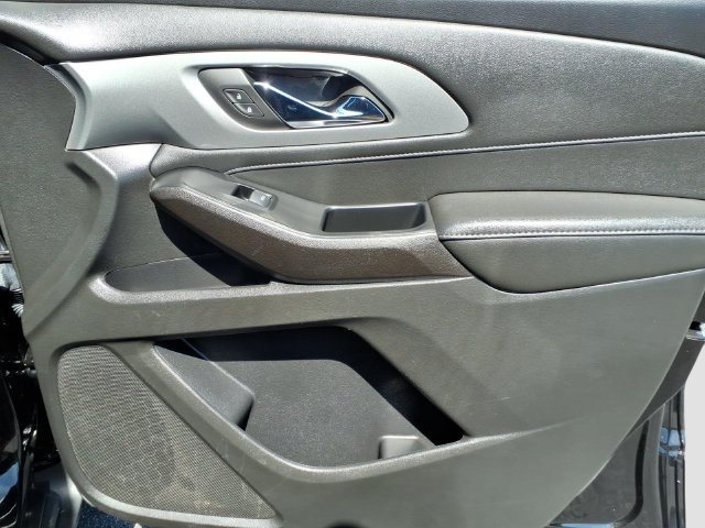 Used 2023 Chevrolet Traverse LT w/ Rear Camera Mirror Package AWD/4WD image 19