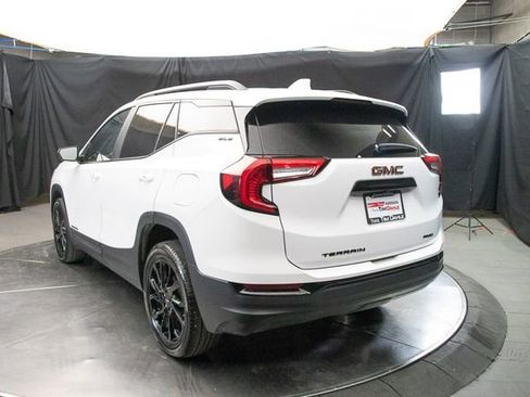 Used 2024 GMC Terrain SLE w/ Elevation Edition AWD/4WD image 11