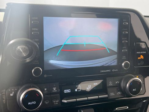 Used 2021 Toyota Highlander XSE image 13