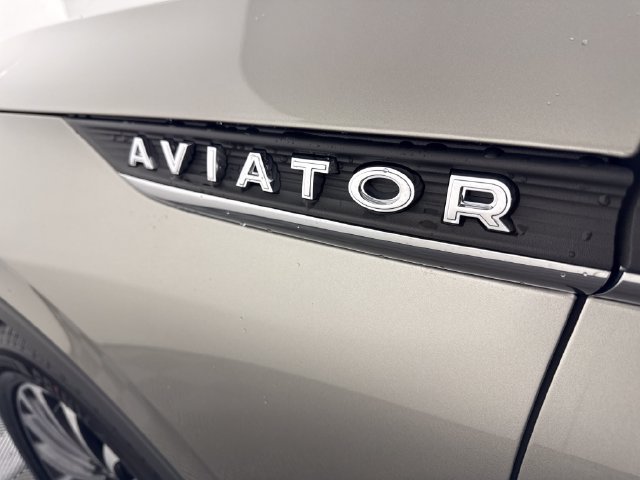 Used 2023 Lincoln Aviator Reserve w/ Equipment Group 201A AWD/4WD image 23