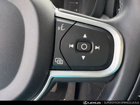 Used 2018 Volvo XC60 T5 Momentum w/ Convenience Package image 23