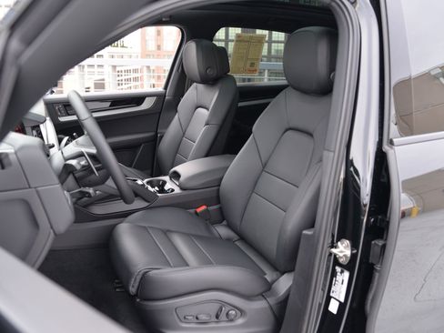 New 2026 Porsche Cayenne image 5