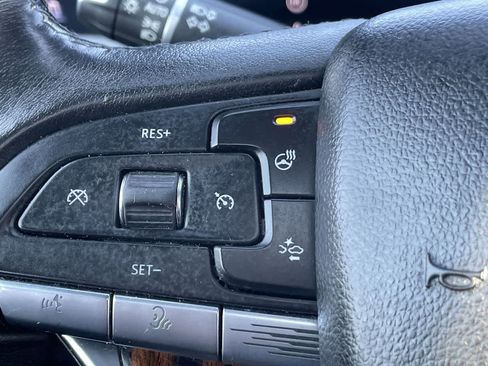 Used 2021 Cadillac Escalade ESV Premium Luxury w/ Performance Package image 27