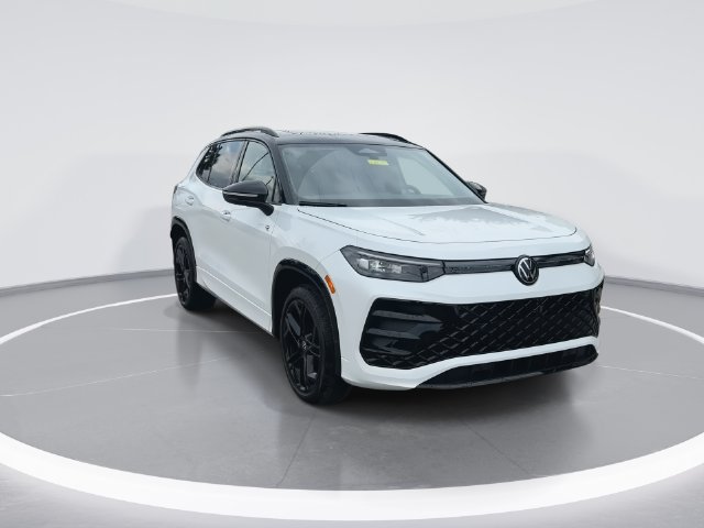 New 2026 Volkswagen Tiguan SE R-Line AWD/4WD image 2