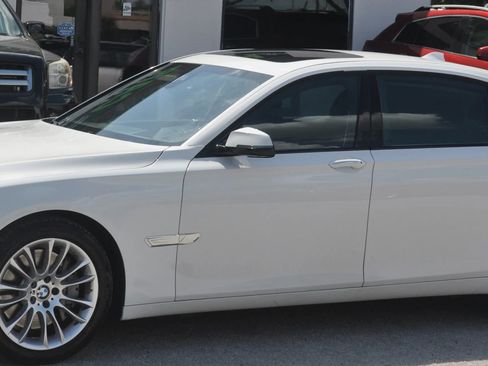 Used 2015 BMW 750Li RWD image 4