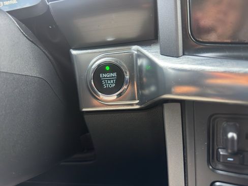 Used 2021 Ford F150 Lariat w/ FX4 Off-Road Package image 27