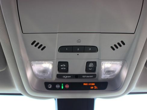 Used 2023 Chevrolet Equinox Premier AWD/4WD image 54
