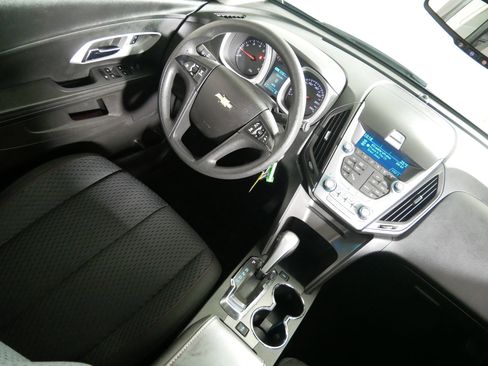 Used 2013 Chevrolet Equinox LS image 9
