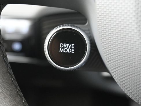 New 2025 Hyundai Ioniq 5 SEL image 28