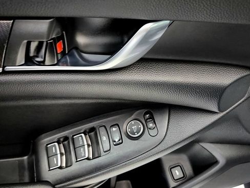 Used 2019 Honda Accord Sport image 23