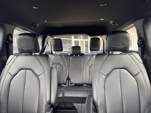 New 2026 Chrysler Pacifica Select image 35
