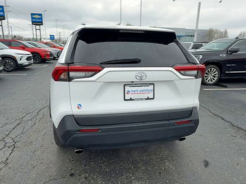 Used 2022 Toyota RAV4 XLE AWD/4WD image 7