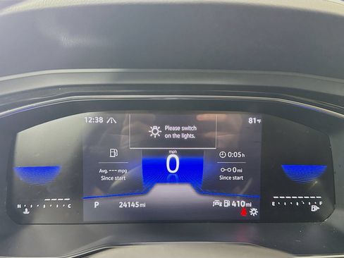 Used 2023 Volkswagen Jetta SE w/ Panoramic Sunroof Package FWD image 15