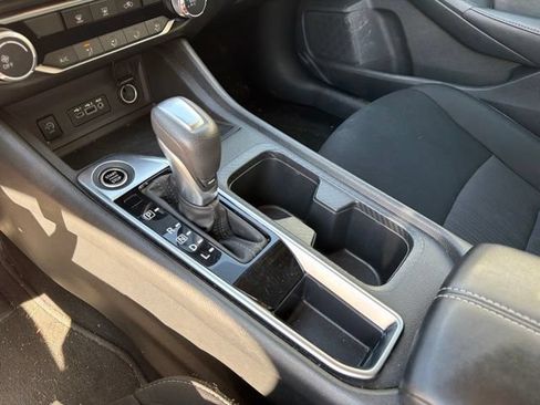Used 2025 Nissan Sentra SV FWD image 26