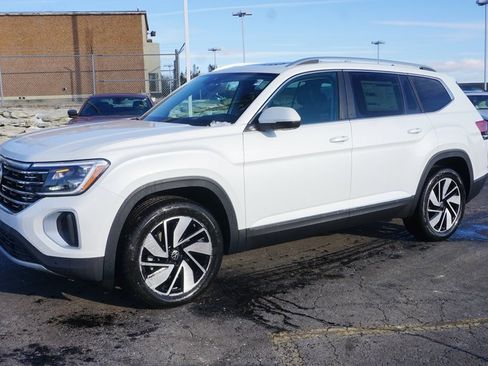 New 2026 Volkswagen Atlas SEL image 2