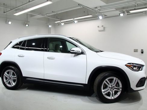 Used 2023 Mercedes-Benz GLA 250 4MATIC image 9
