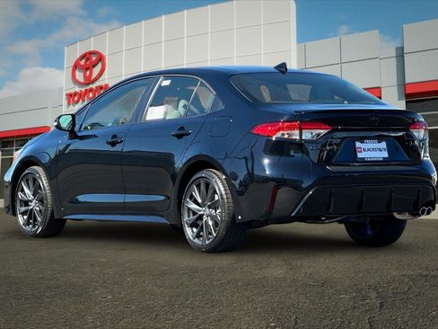 Certified 2026 Toyota Corolla SE FWD image 5