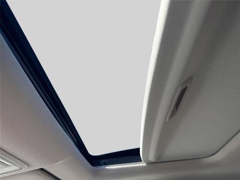 Used 2023 Honda CR-V EX-L image 11