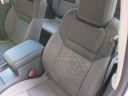 Used 2025 Nissan Frontier SV w/ SV Convenience Package RWD image 30