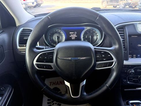 Used 2018 Chrysler 300 Touring w/ Sport Appearance Package image 15