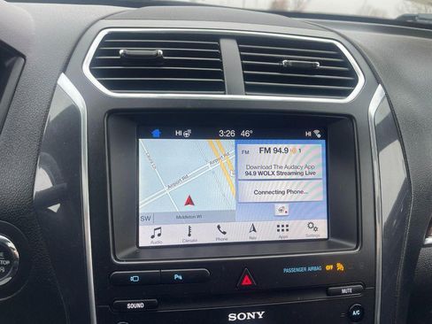 Used 2019 Ford Explorer Limited image 27