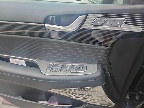 Used 2024 Hyundai Palisade Calligraphy image 15