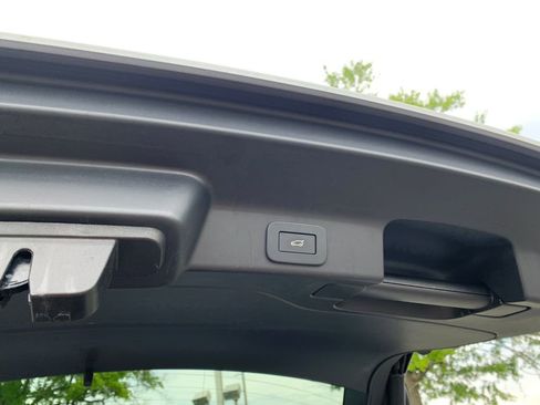 Used 2023 Jaguar F-PACE S AWD/4WD image 10