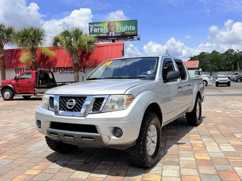 Used 2018 Nissan Frontier SV AWD/4WD image 11