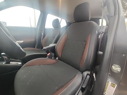 Used 2020 Nissan Kicks SR image 7