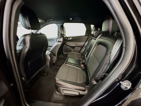 Used 2025 Ford Escape ST-Line image 29