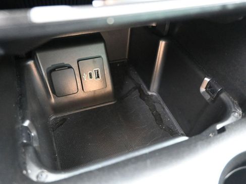 Used 2025 Ford Explorer ST-Line w/ ST-Line Street Pack image 18