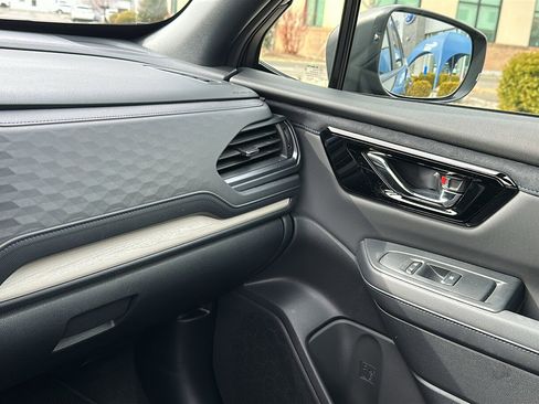 Certified 2025 Subaru Forester Limited image 19