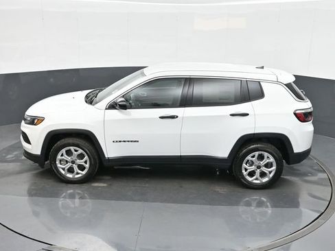 Used 2025 Jeep Compass Sport AWD/4WD image 35