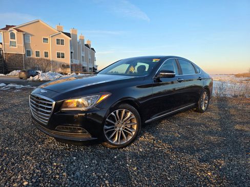 Used 2015 Hyundai Genesis 3.8 w/ Option Group 03 image 2