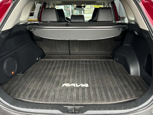 Used 2019 Toyota RAV4 XLE Premium w/ Cold Weather Package AWD/4WD image 11