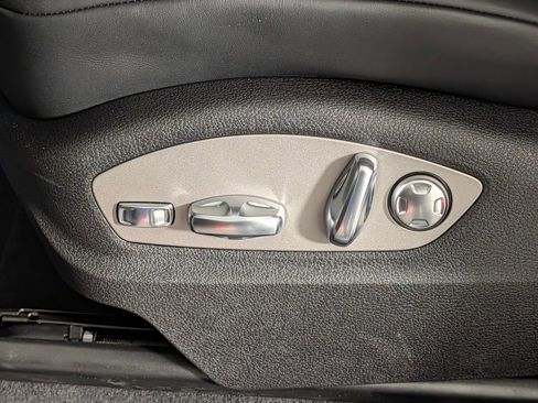 New 2026 Porsche Macan AWD/4WD image 29