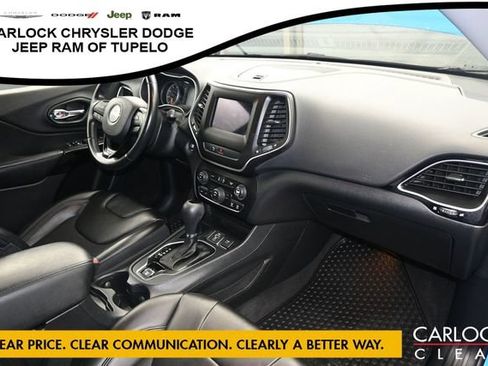 Used 2020 Jeep Cherokee Latitude Plus FWD image 32