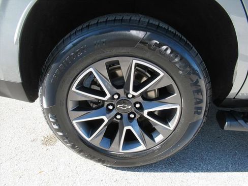 Used 2024 Chevrolet Tahoe Z71 w/ Luxury Package image 8